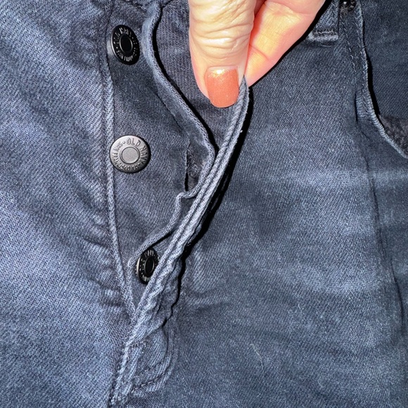 OLD NAVY BLACK DISTRESSED JEANS SECRET SLIMMING PANEL   SIZE: 16             #5 - Picture 4 of 8